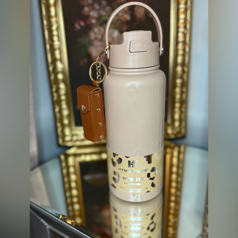 Hydrflow Hybrid 34oz Leopard Water Bottle with Chapstick Holder Pouch